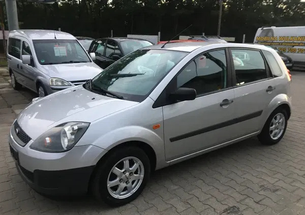 łódzkie Ford Fiesta cena 9900 przebieg: 206950, rok produkcji 2007 z Włoszczowa